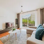 Lounge Ii By Amazing Madeira *