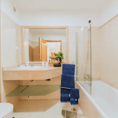 Lounge Ii By Amazing Madeira