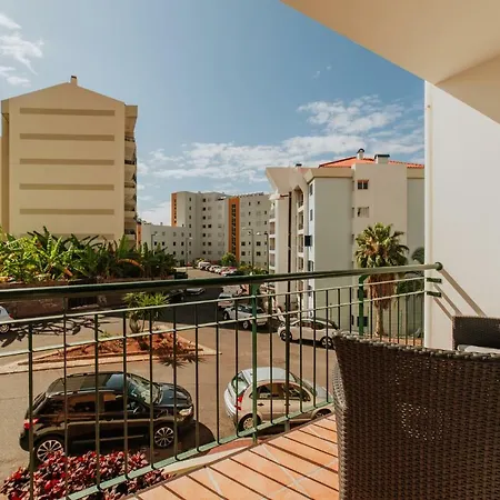 Lounge Ii By Amazing Madeira *