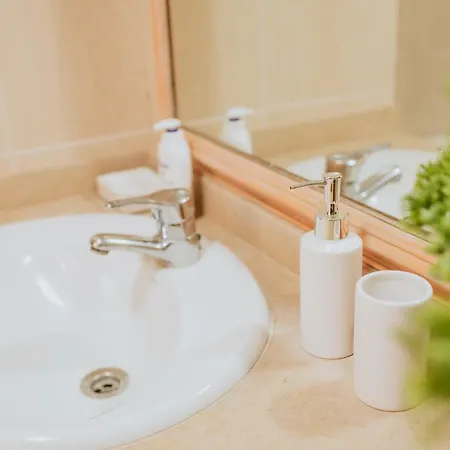 Lounge Ii By Amazing Madeira